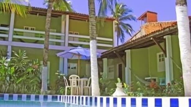 Outdoor pool, pool umbrellas, sun loungers - Pousada República do Sol (Marechal Deodoro)
