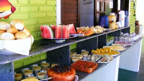 Free daily buffet breakfast - Pousada República do Sol (Marechal Deodoro)