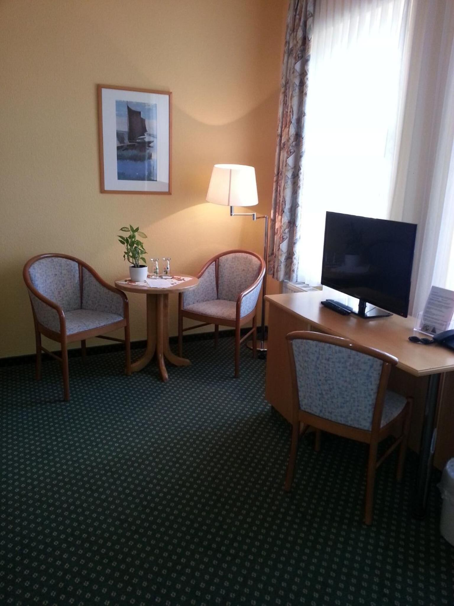 1 bedroom, premium bedding, in-room safe, desk