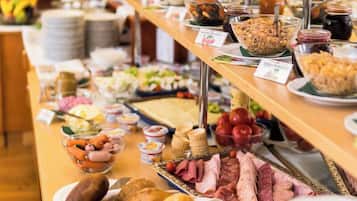 Kahden hengen comfort-huone (yksi tai kaksi sänkyä) | Ylelliset vuodevaatteet, tallelokero huoneessa, työpöytä, äänieristys