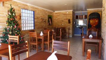 TĂ€gliches inbegriffenes FrĂŒhstĂŒcksbuffet