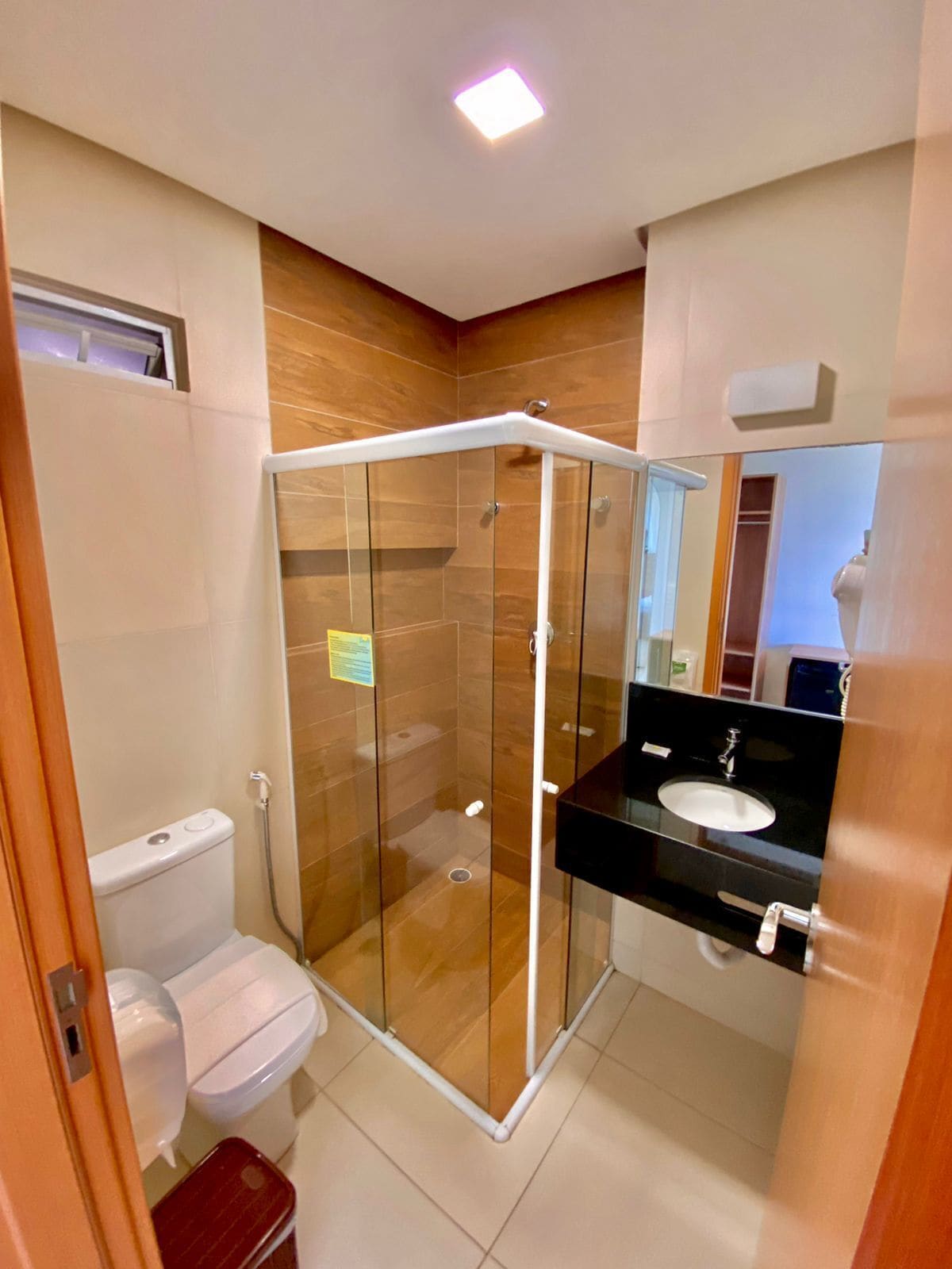 premium room | bathroom | shower, free toiletries, bidet, towels