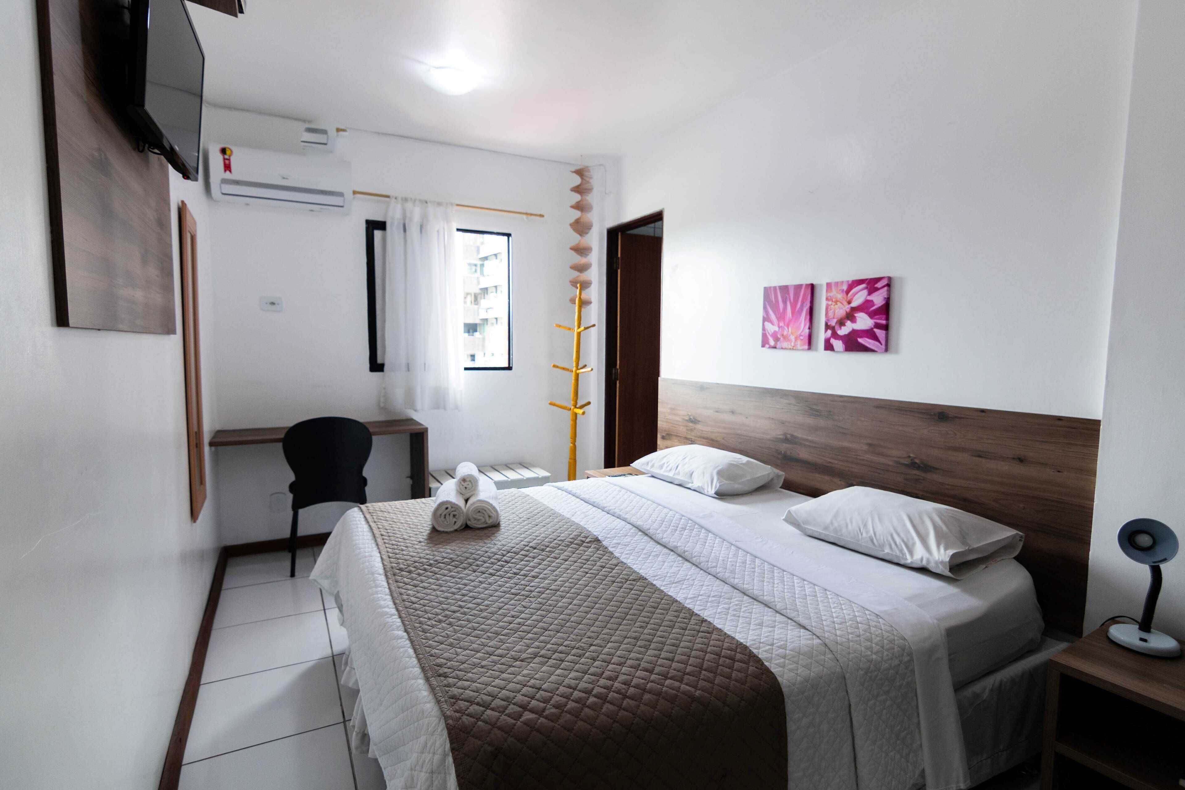 Minibar, escritorio, cortinas blackout y wifi gratis 