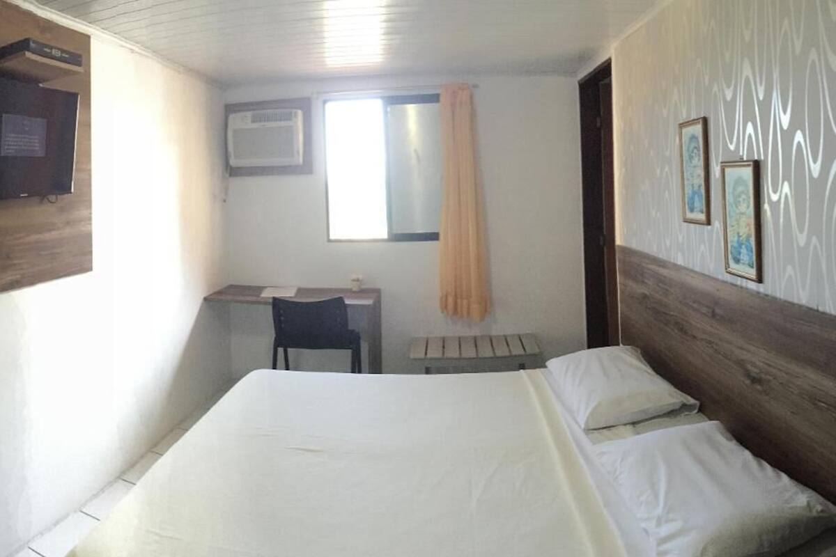 Minibar, desk, blackout drapes, WiFi (free)