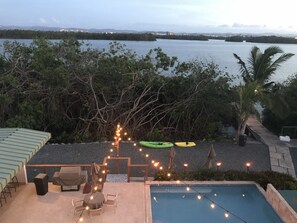 Fassade der Unterkunft – Abend/Nacht