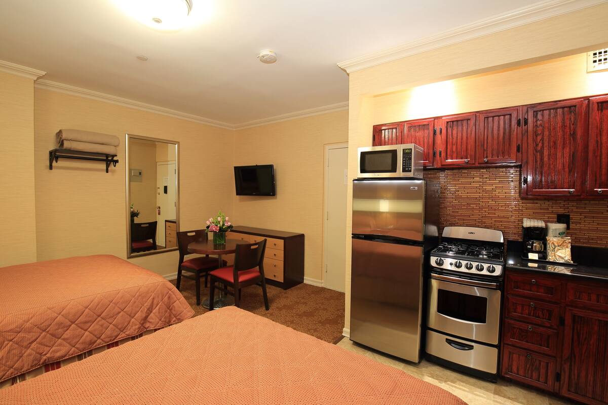 Studio, 2 Double Beds, Kitchenette