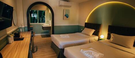 Habitación estándar con 1 cama doble o 2 individuales, 2 camas individuales, no fumadores | Minibar, cortinas opacas, wifi gratis y ropa de cama