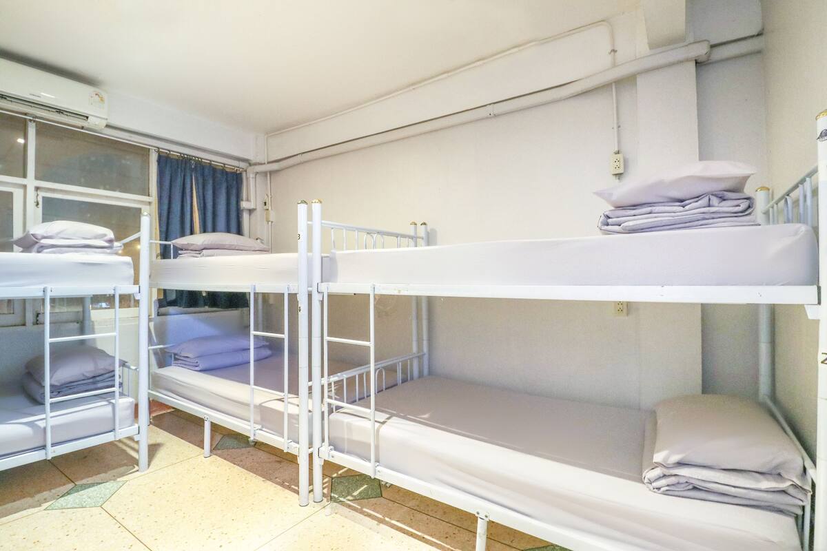 Shared Dormitory, Mixed Dorm | Soundproofing, free WiFi, bed sheets