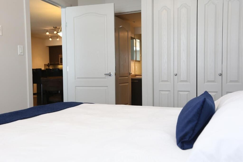 iron/ironing board, free wifi, bed sheets, alarm clocks