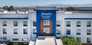 Unclassified image, 3 of 35, button - Hampton Inn & Suites Salinas (Salinas)