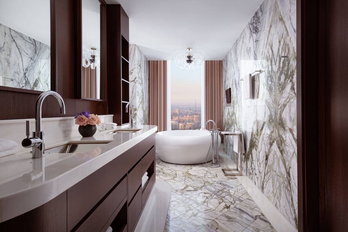 grand suite, 1 bedroom, non smoking | bathroom | separate bathtub and shower, designer toiletries, hair dryer, bathrobes