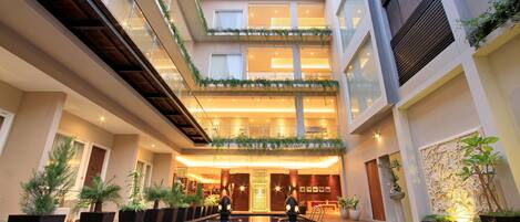 حمّام سباحة خارجي، مقاعد للتشمس