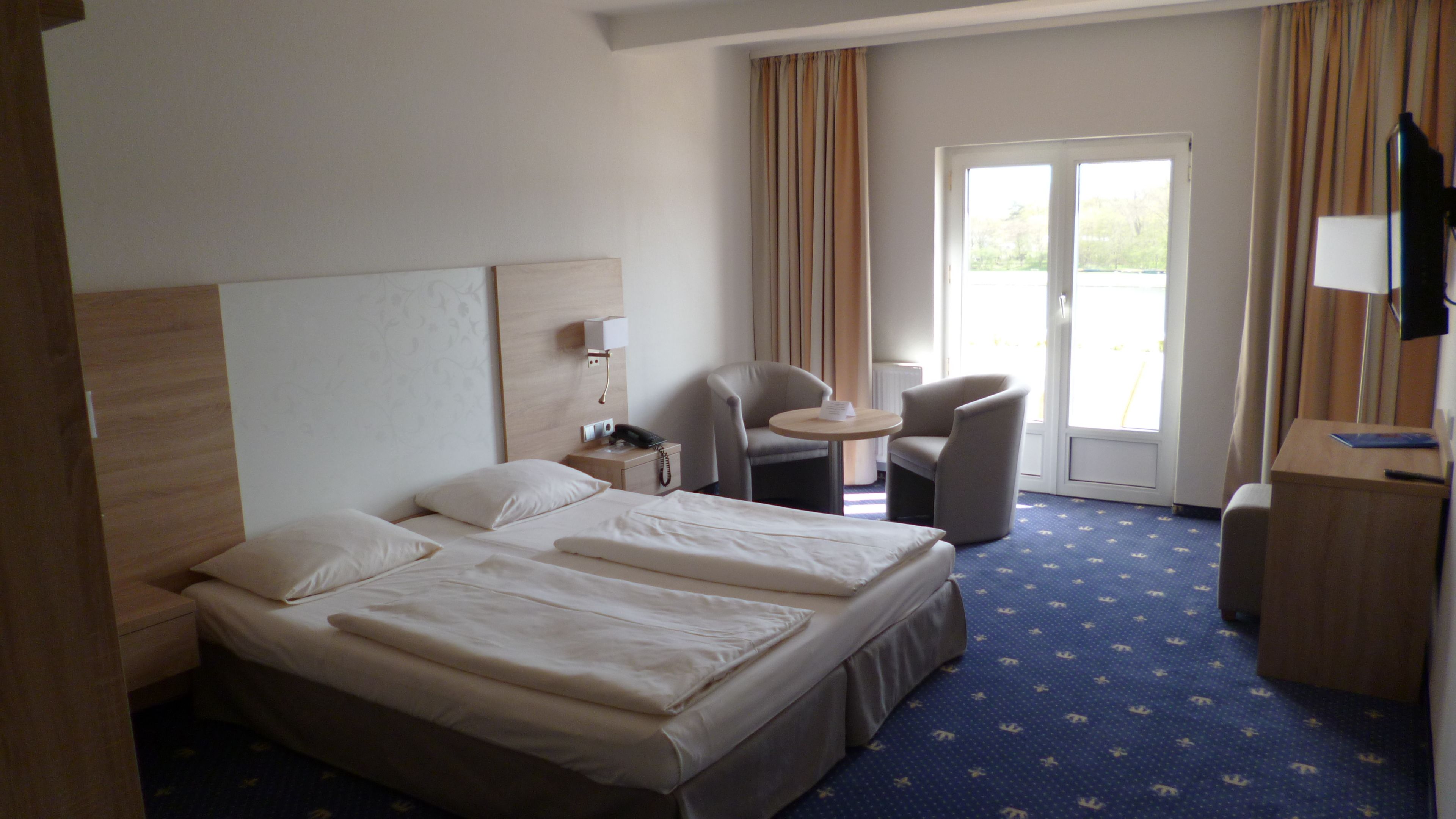 double room, sea view | hypo-allergenic bedding, desk, iron/ironing board, free cots/infant beds