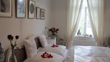 Classic Double Room | Premium bedding, minibar, free cribs/infant beds, rollaway beds