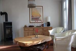 Family Apartment, 2 Bedrooms | Living room - Hotel Lili Marleen (Lübeck)