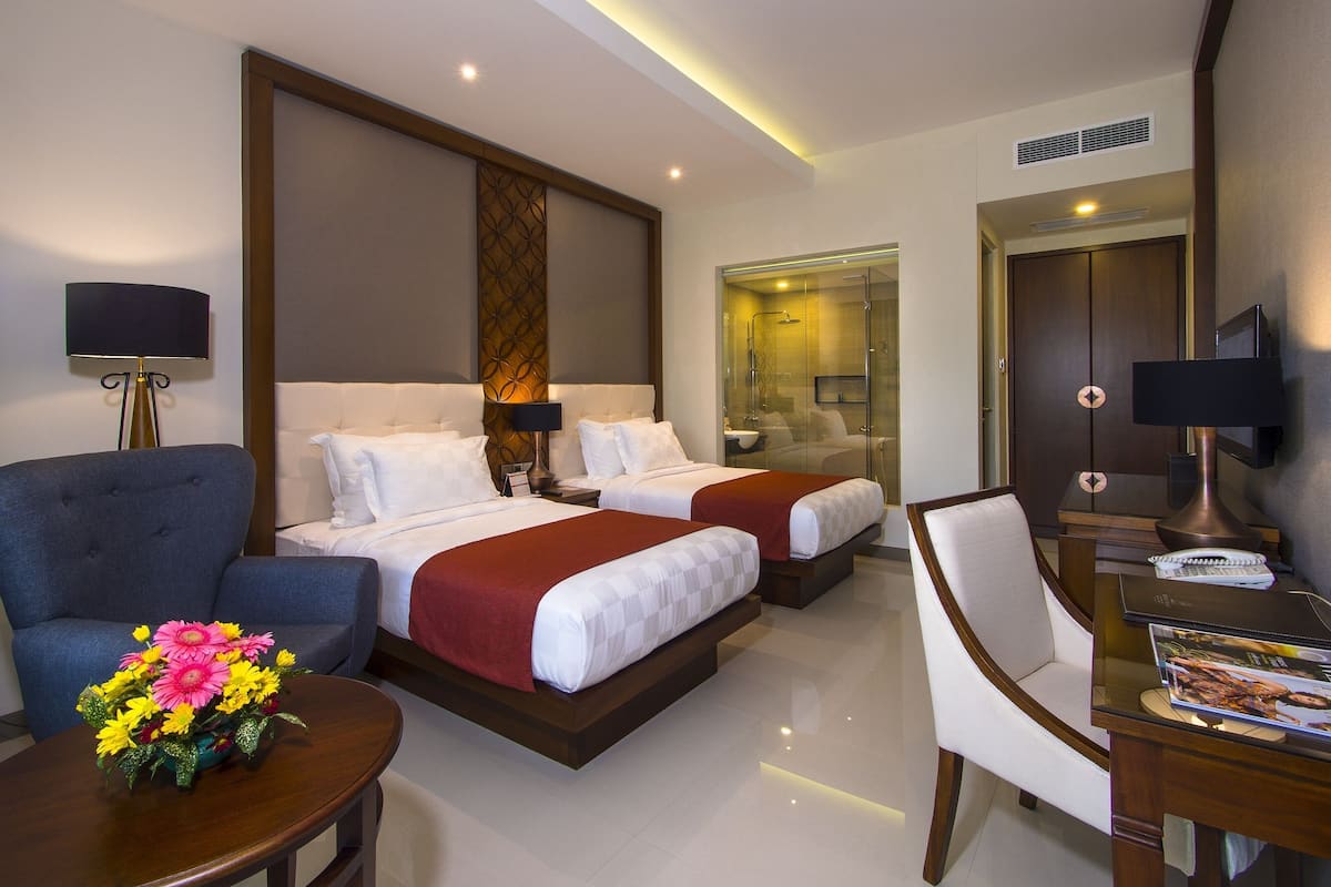 Executive Room | In-room safe, iron/ironing board