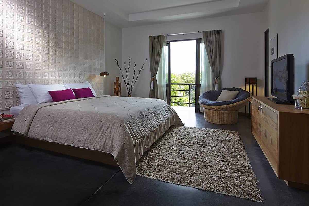 Quarto luxo, sacada | Frigobar, cofres nos quartos, individualmente decorados