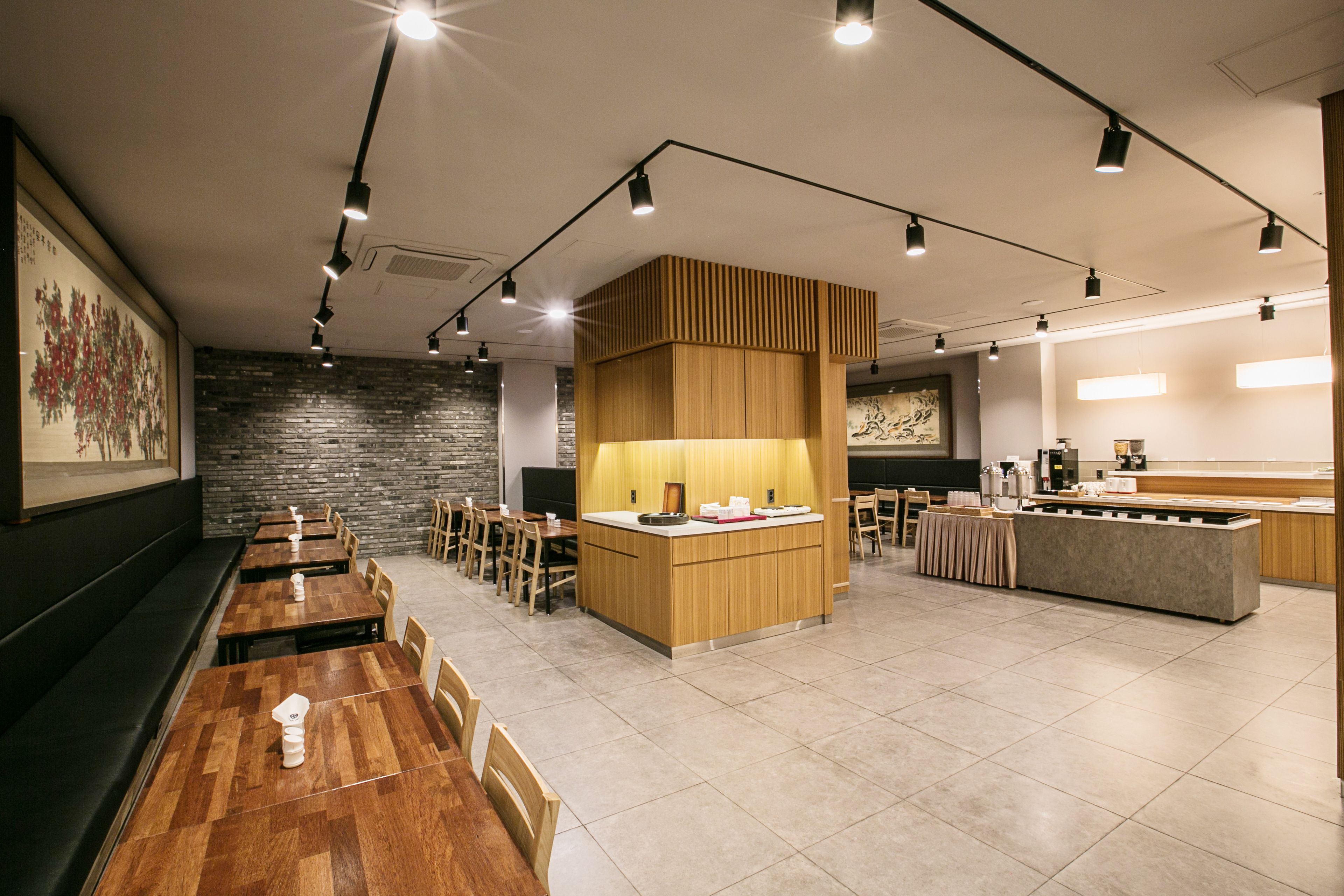 每日付費供應吃到飽自助式早餐