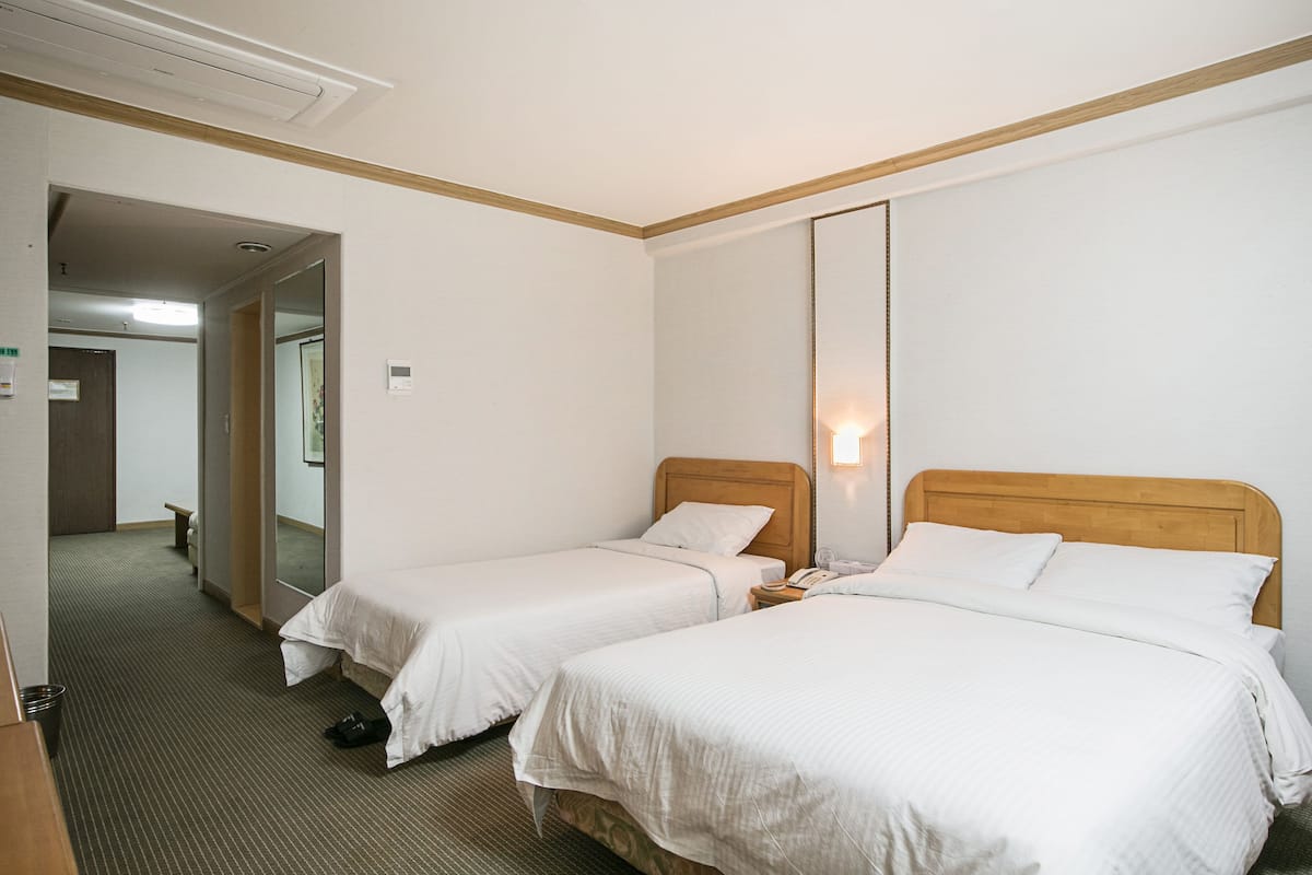 1 bedroom, free WiFi, bed sheets