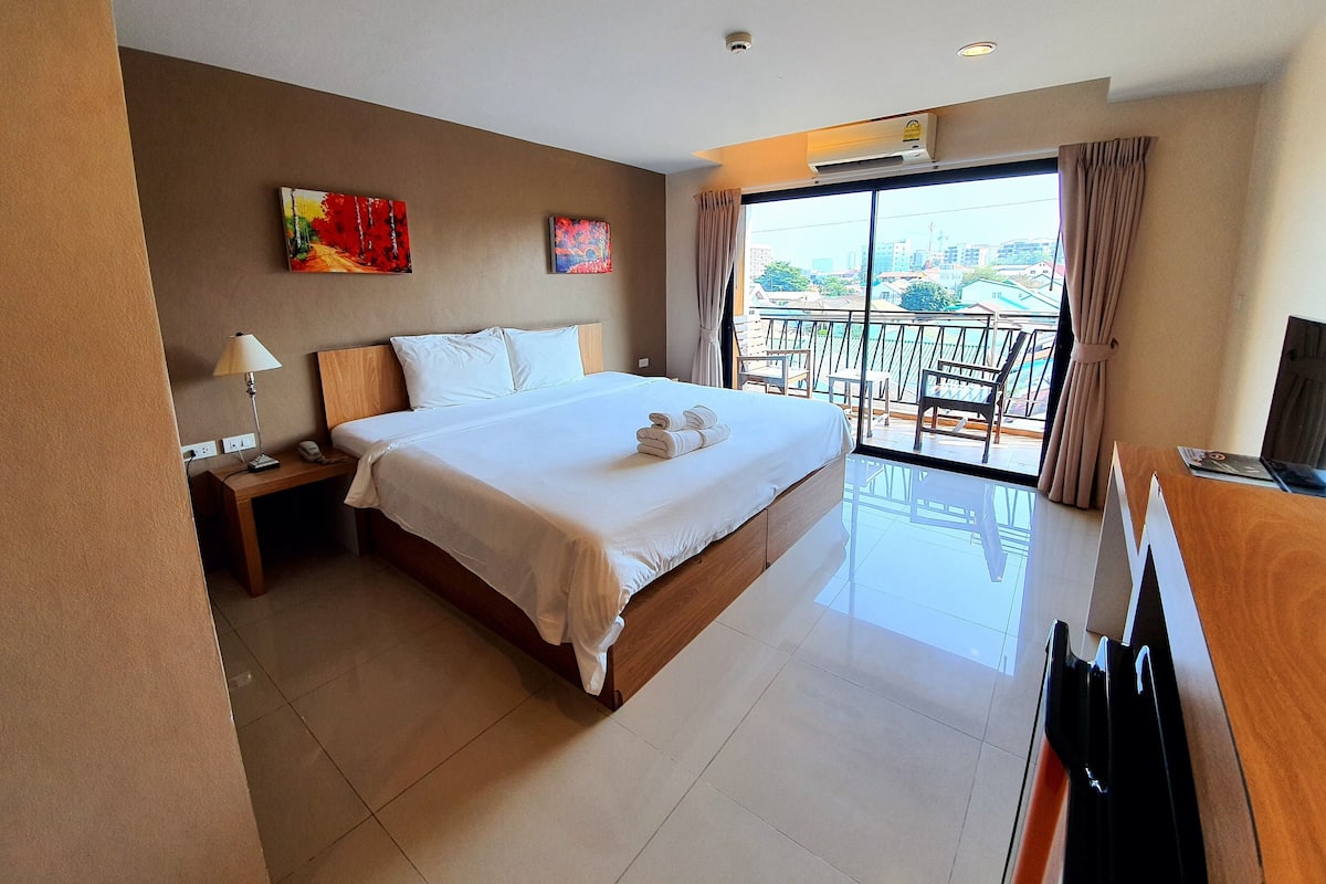 Standard Double Room | Luxe beddengoed, een minibar met enkele gratis items