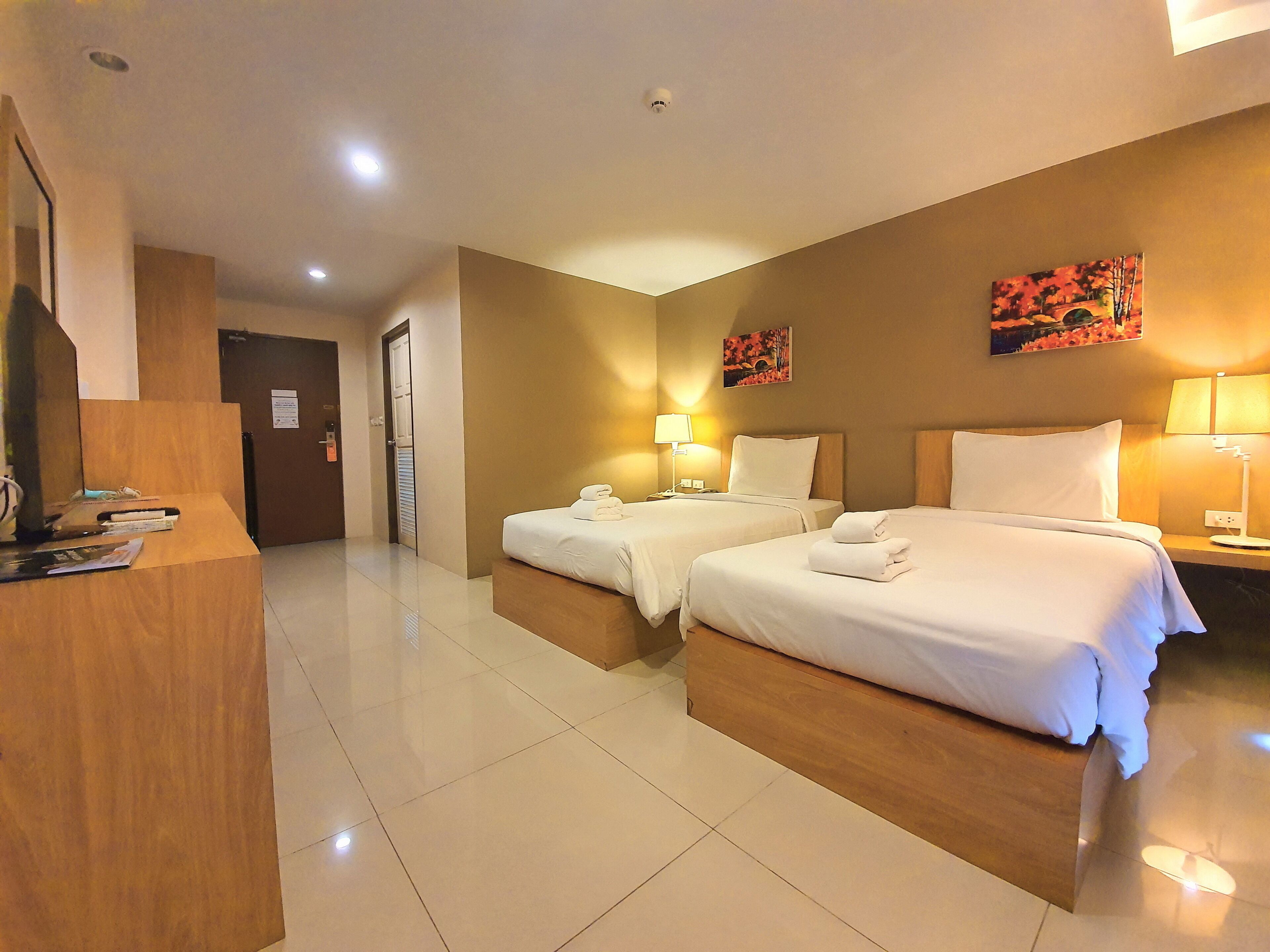 standard twin room | premium bedding, free minibar items, in-room safe, free wifi