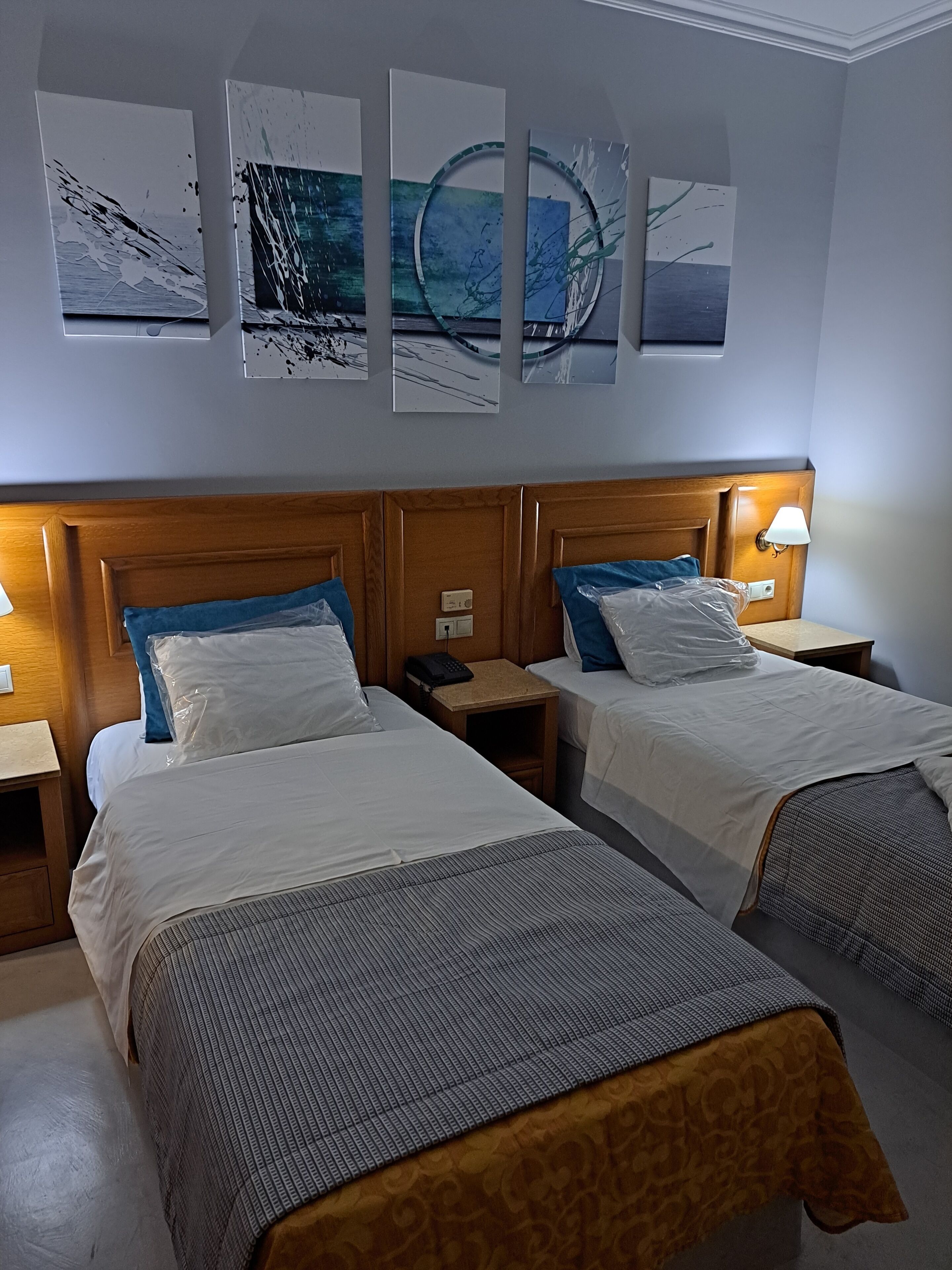 Twin Room, Balcony, City View