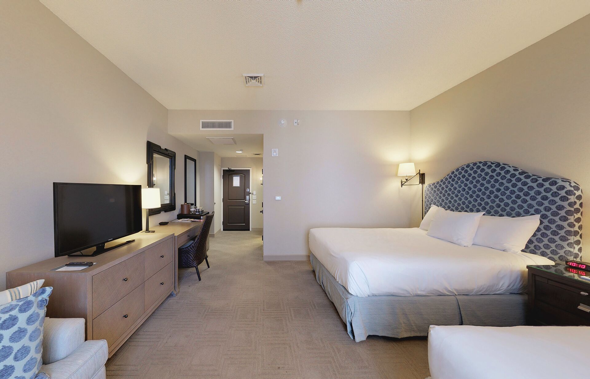 in-room safe, desk, laptop workspace, blackout curtains