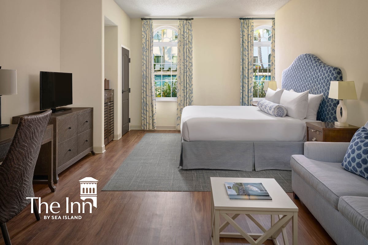 In-room safe, desk, laptop workspace, blackout drapes