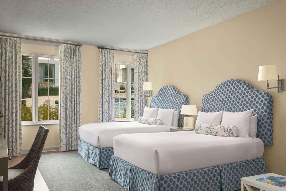 Safe på rommet, skrivebord og skrivebord for bærbar PC