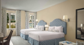 Caja de seguridad en la habitación y escritorio