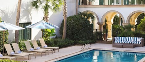 Outdoor pool, pool loungers