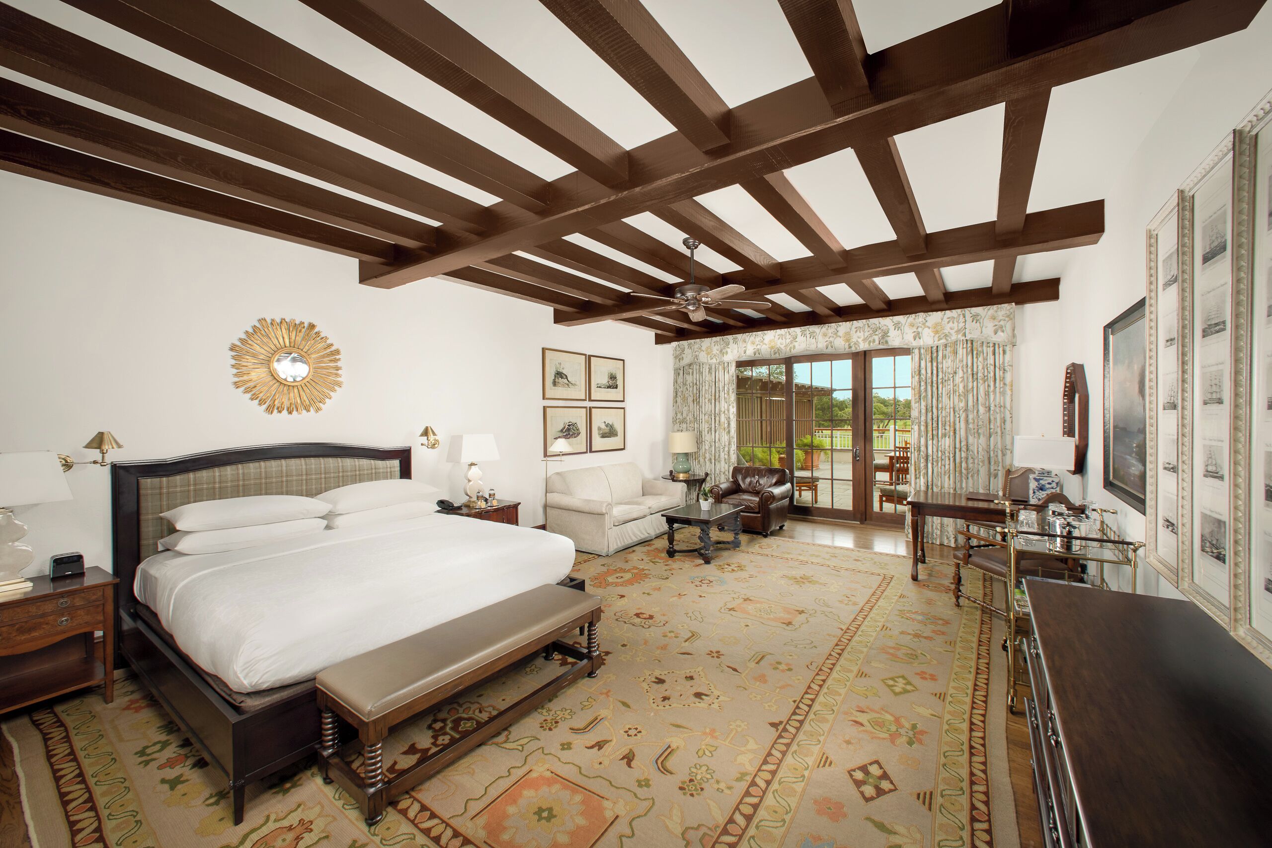 Deluxe Room, 1 King Bed (Lodge) | In-room safe, desk, laptop workspace, blackout drapes