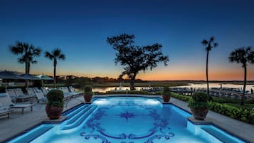 Outdoor pool, sun loungers