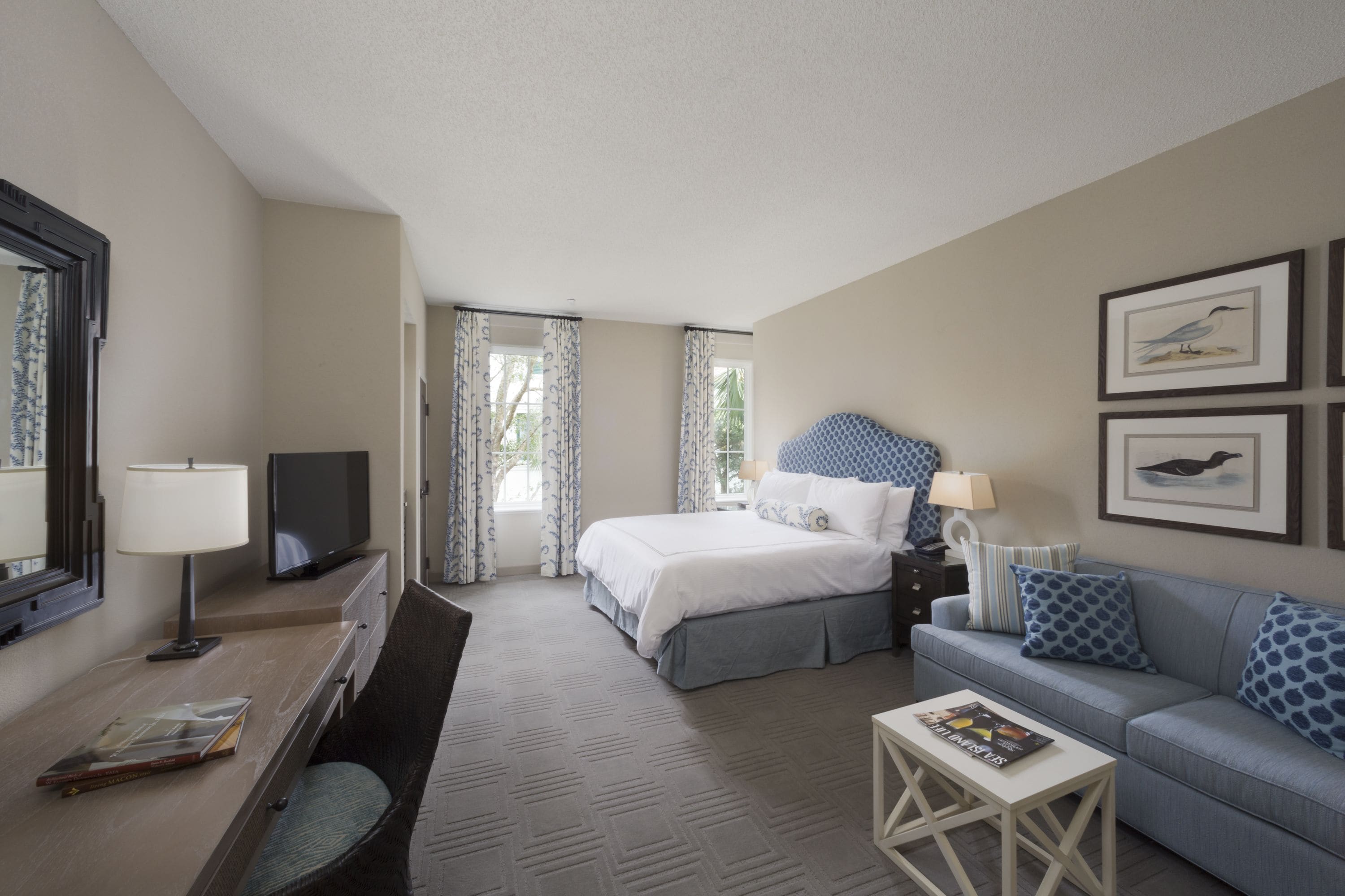 in-room safe, desk, laptop workspace, blackout curtains