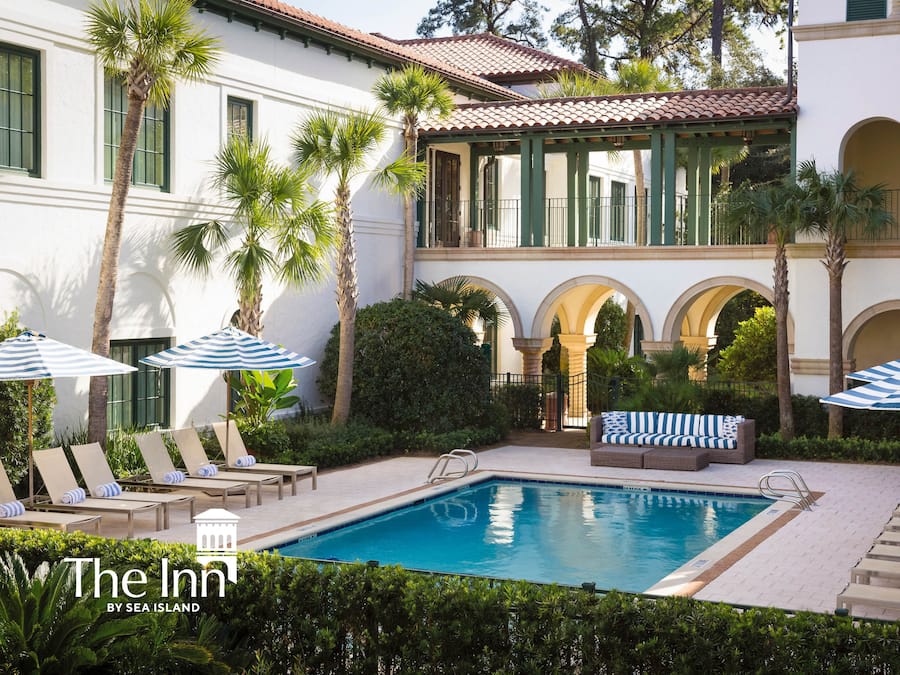 Outdoor pool, sun loungers