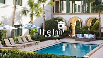 Outdoor pool, sun loungers