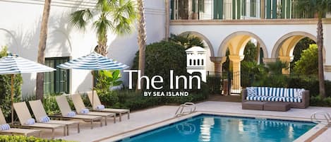 Outdoor pool, sun loungers