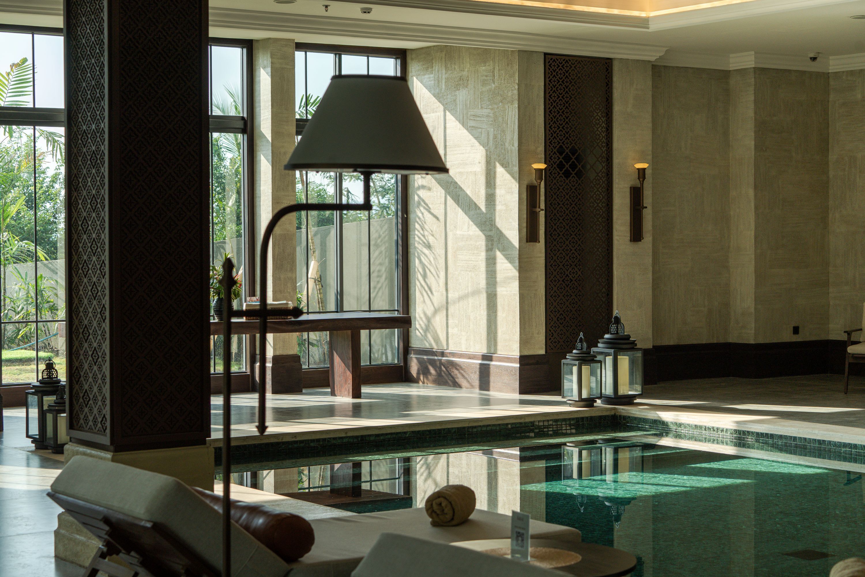 Outdoor pool, sun loungers