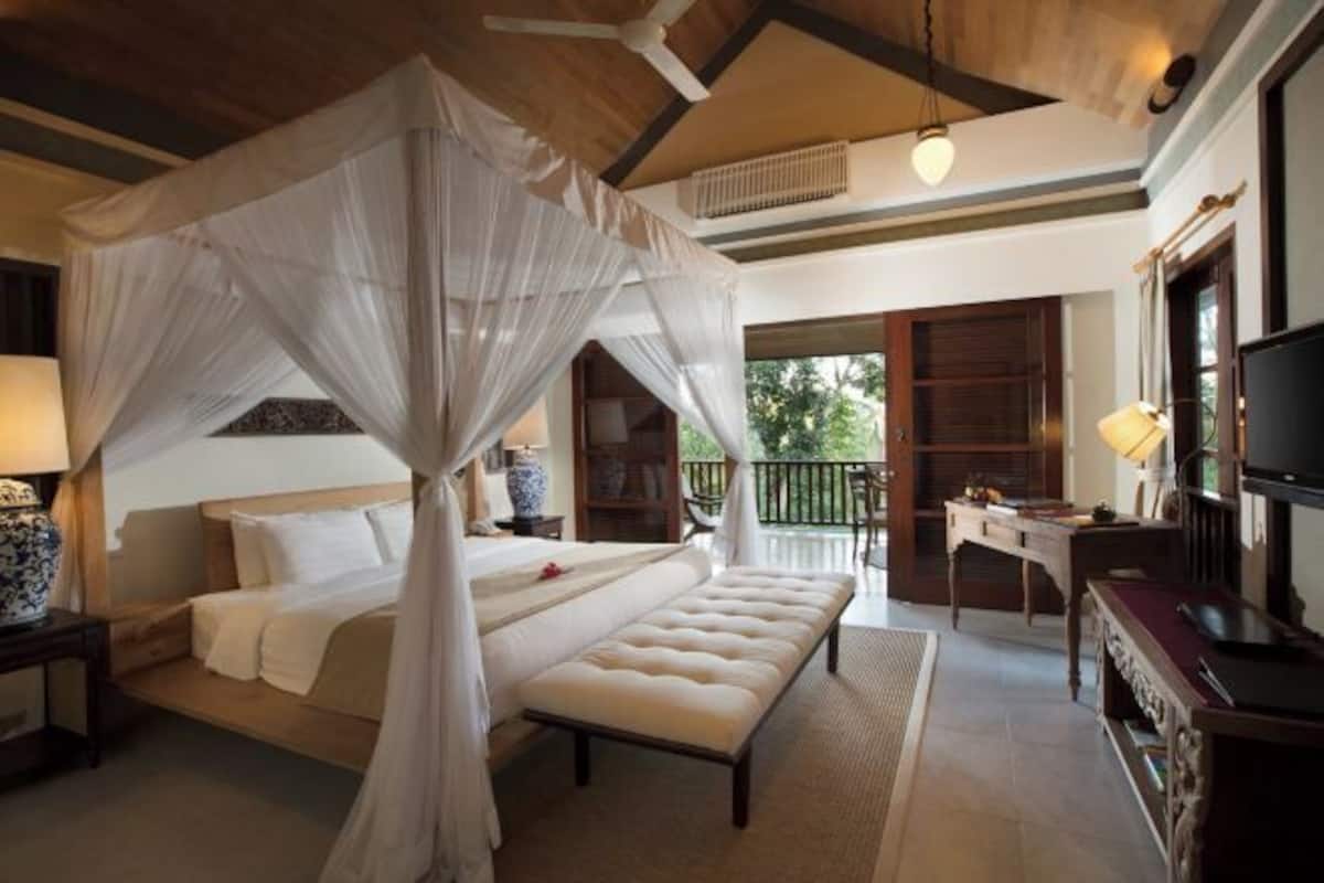 Premium bedding, minibar, in-room safe, individually decorated