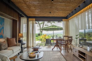 Borobudur View Pool Villa | Premium bedding, minibar, in-room safe, individually decorated - Plataran Borobudur Resort & Spa (Borobudur)