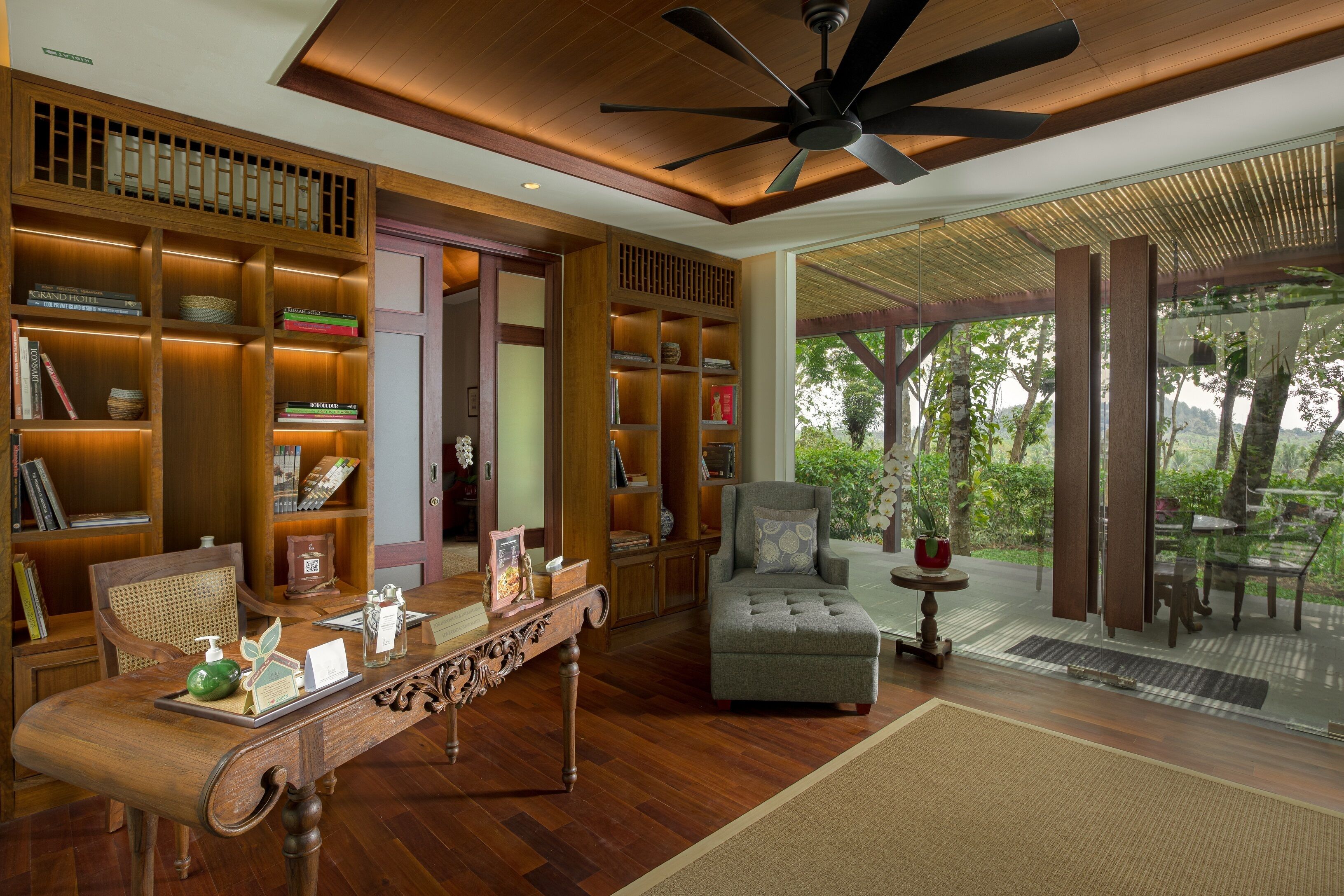 founder's home | living area | 32-inch lcd tv with cable channels, tv, dvd player