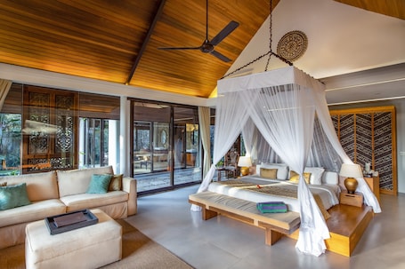 Ropa de cama de alta calidad y minibar