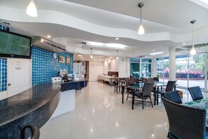 Restaurant - Capital O 998 The Magnolias Pattaya Boutique Resort (Bang Lamung)