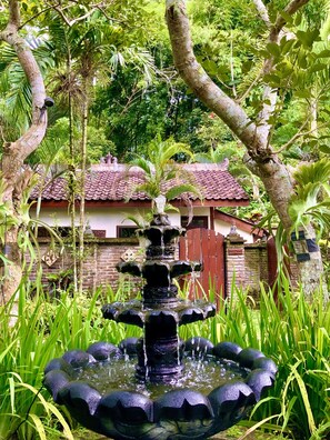 Deluxe Studio, Garden View, Garden Area | Garden