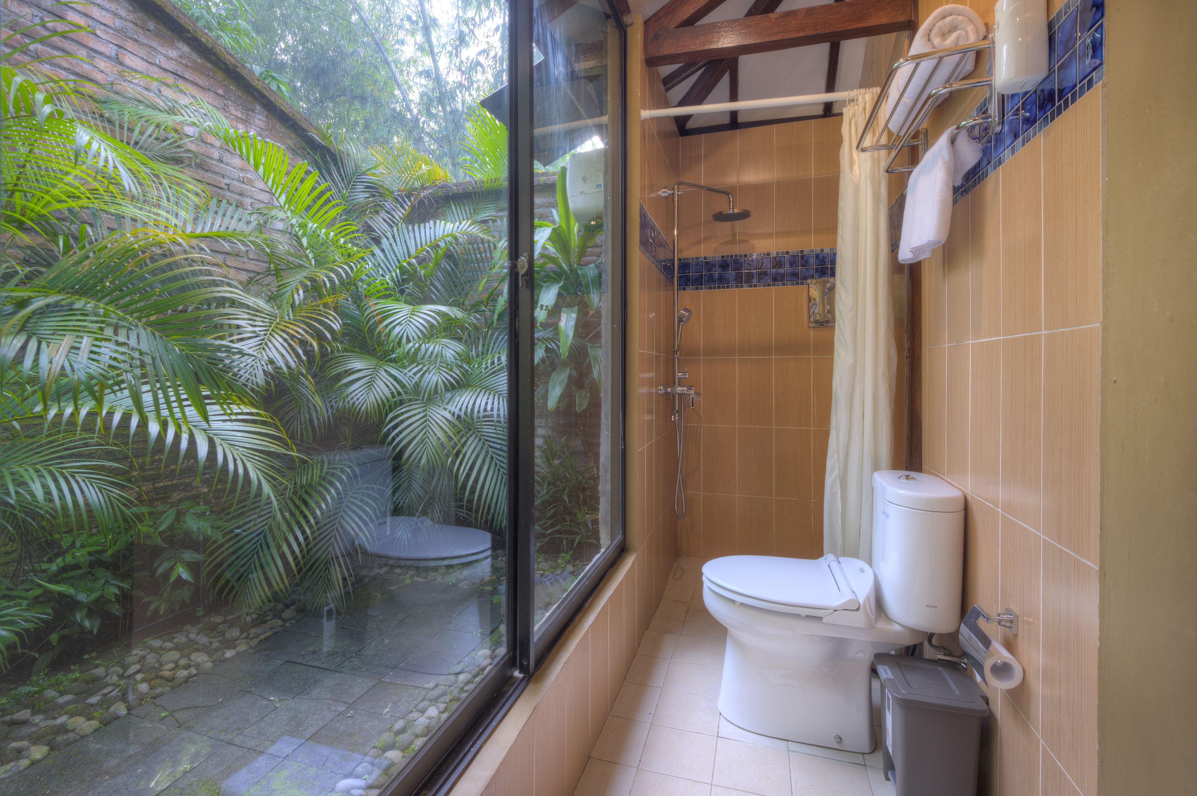 Executive-Einzelzimmer, zum Garten hin | Badezimmer | Dusche, kostenlose Toilettenartikel, Haartrockner, Handtücher
