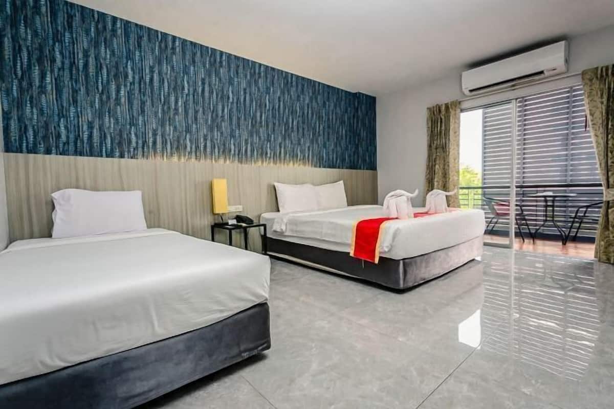 Free minibar items, in-room safe, desk, free WiFi
