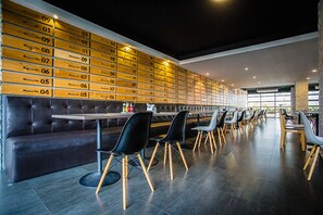 Lunsj og middag serveres