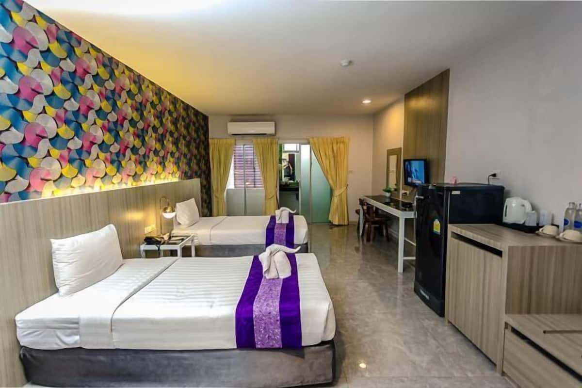 Free minibar items, in-room safe, desk, free WiFi