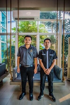 Quầy tiếp tân