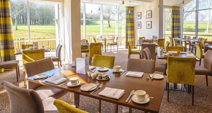 Sandford Springs Hotel & Golf Club